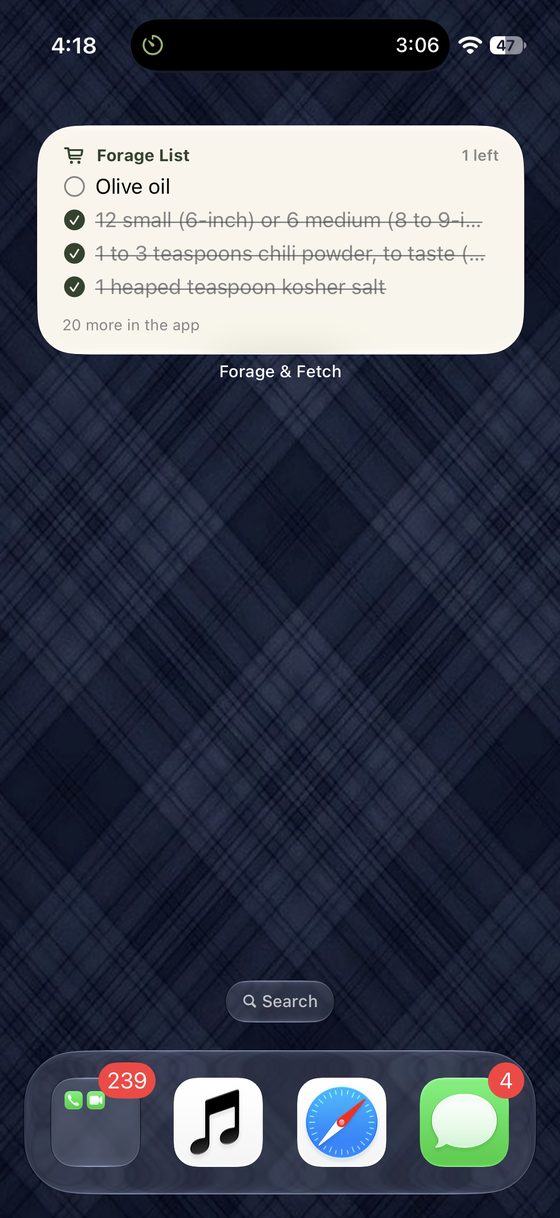 Home Screen with the medium Forage List widget, one item left